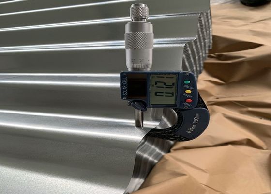 購入 SGCH 650mm の有効幅と60 円275g/m2 の亜鉛コーティングの通常のスパンゲルゴールドガルバニズド屋根シート online manufacture