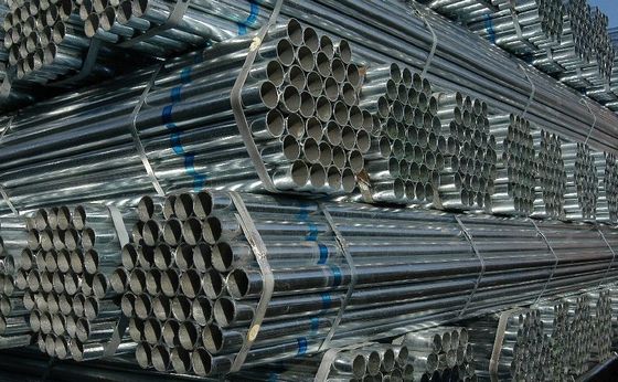購入 ASTM A53 BS1387 DIN2244 ERW 溶接鋼管 表面が黒くガルバン化され,油で塗装されている online manufacture