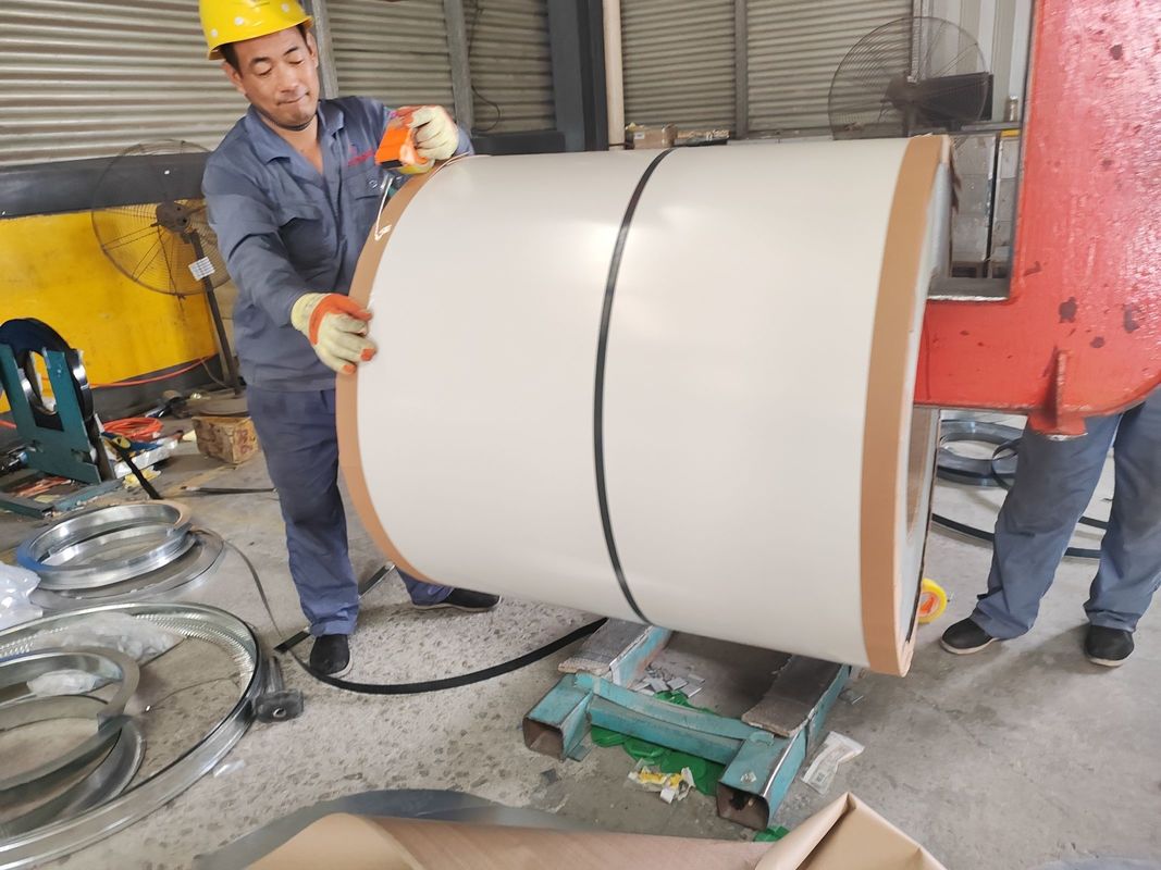 屋根材・壁材用、クロム酸処理済みPEプレペイントカラー鋼板コイル（コイル内径508/610mm）