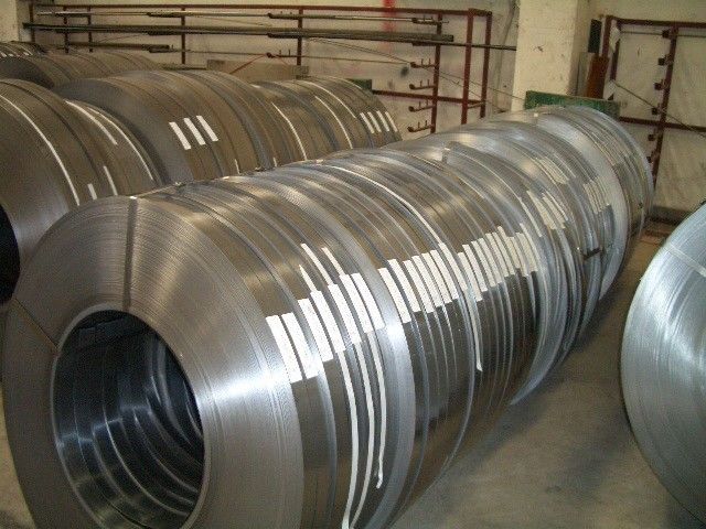 304 / 316 / 430 コイル内の冷たいローリング鋼帯 2B / BA 仕上げ,7mm - 350mm 幅