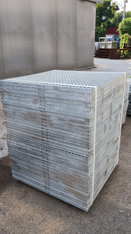 30×4mm ホットディプガルバン化炭素鋼棒格子 中途半端な負荷の産業用床